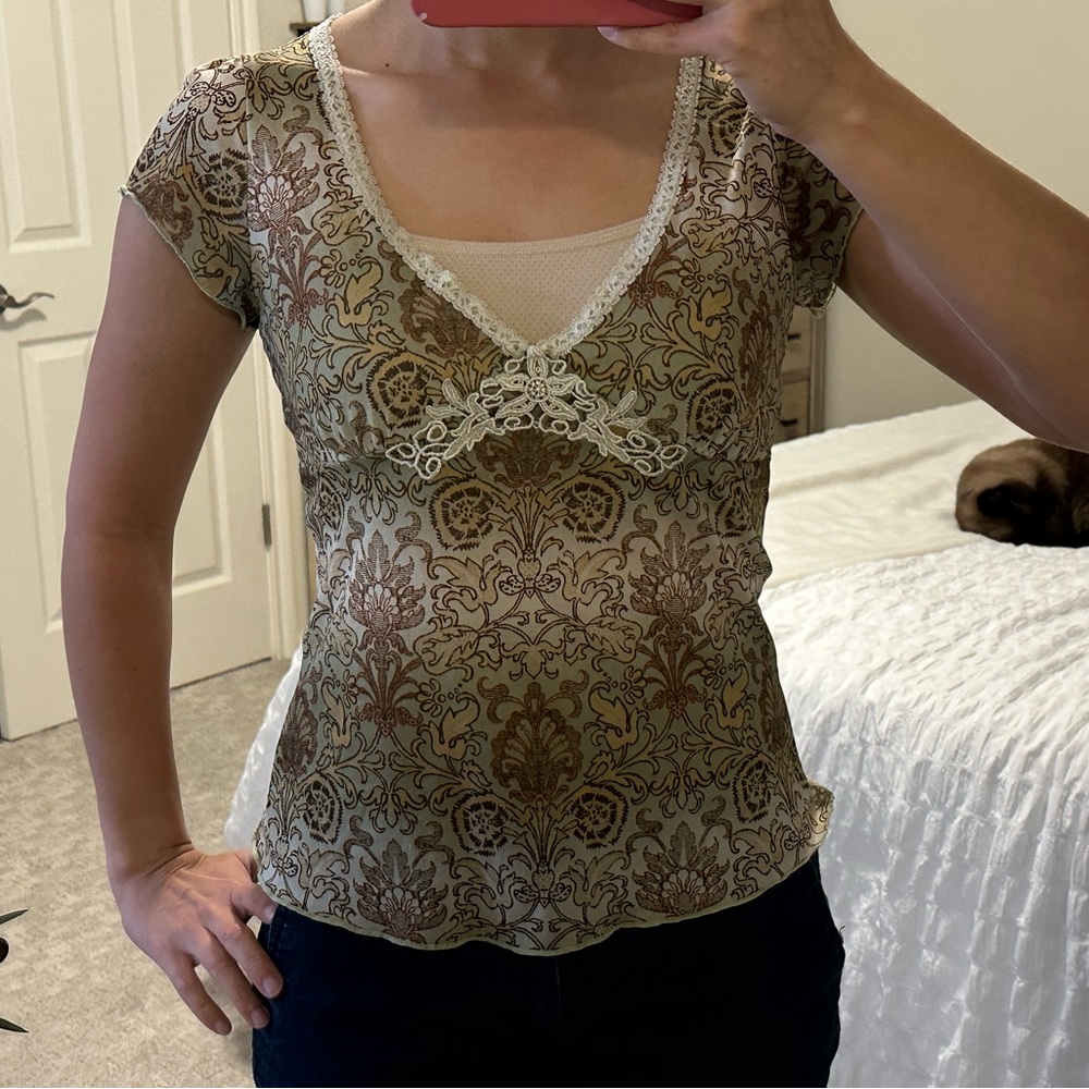 Lightweight Neutral Top - Picture 3 of 3
